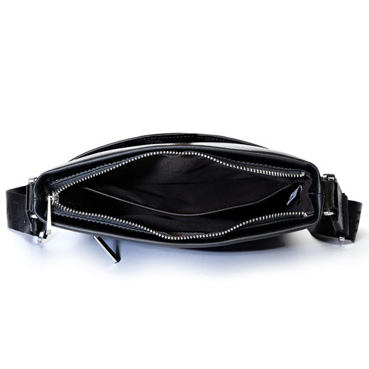 七匹狼男包单肩包男士斜挎包竖款韩版背包休闲小牛皮商务包 英伦风时尚包纯皮背包 黑色 小号1A3464051-01 商品图3