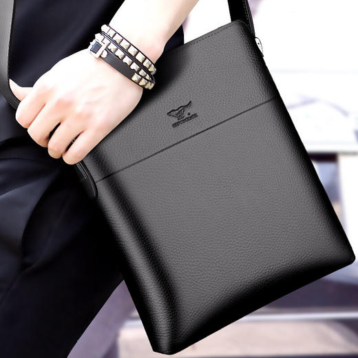 七匹狼（SEPTWOLVES）男包单肩包多功能商务休闲男士斜跨包男士时尚单肩包 黑色1A4964111-01 商品图3