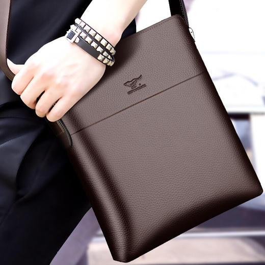 七匹狼（SEPTWOLVES）男包单肩包多功能商务休闲男士斜跨包男士时尚单肩包 啡色1A4964111-02 商品图2