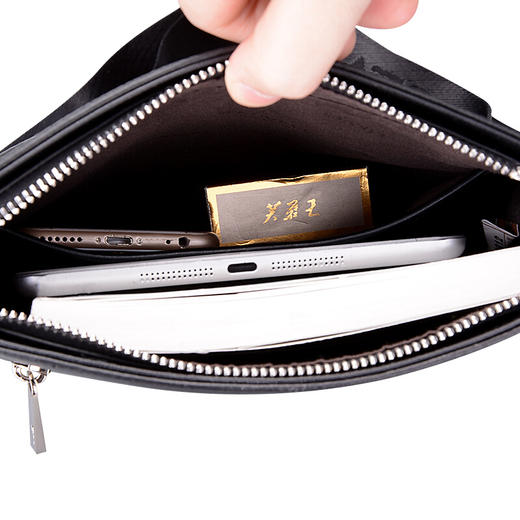 七匹狼（SEPTWOLVES）男包单肩包多功能商务休闲男士斜跨包男士时尚单肩包 黑色1A4964111-01 商品图4