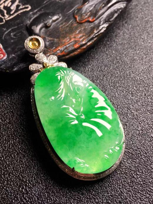 z3519翡翠18k金镶冰种金鱼荷叶吊坠