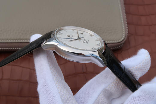 V6欧米茄碟飞系列431.13.41.21.02.001。原装开模，蓝宝石镜面，41毫米直径,男士手表，意大利牛皮，进口9015改Cal.8500全自动机械 商品图6