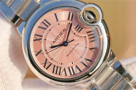 V6卡地亚蓝气球W6920100女表，原装瑞士ETA2671机芯 （正品的基础机芯）蓝气球 33mm女款，尺寸33MM ，市面上独家货源，精钢表带 商品图4