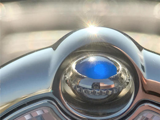 V6卡地亚蓝气球W6920100女表，原装瑞士ETA2671机芯 （正品的基础机芯）蓝气球 33mm女款，尺寸33MM ，市面上独家货源，精钢表带 商品图9