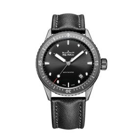 宝珀 Blancpain 五十噚系列男士自动机械腕表 5000-0130-B52A