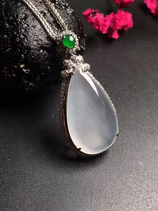 10051翡翠18k金镶嵌冰种水滴吊坠
