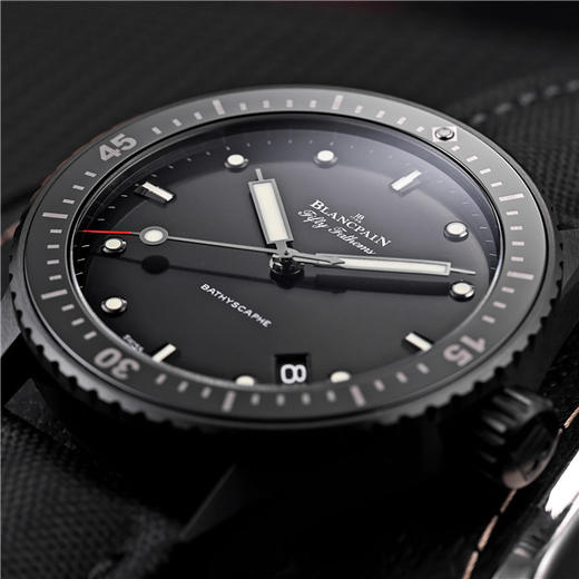 宝珀 Blancpain 五十噚系列男士自动机械腕表 5000-0130-B52A 商品图8
