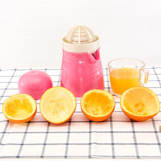 【轻按榨取 果味缤纷】手动水果企鹅榨汁器 便携果汁机ZMZZQAa1 商品图3