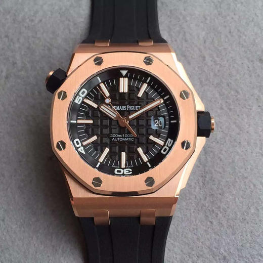 N爱彼15703zhongjiV8版，精钢外壳包玫瑰金！实测高强度防水200米！进口9015改正品3120机！原装潜水硅胶表带！密底，男士，足够乱真！ 商品图0