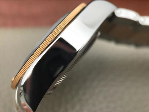 ZF帝舵启承系列79733N，原装开模，99％还原正品，41毫米直径，2836瑞士机械自动机芯，表壳材质：不锈钢和镀金，磨光，磨砂；单向旋转 商品图9