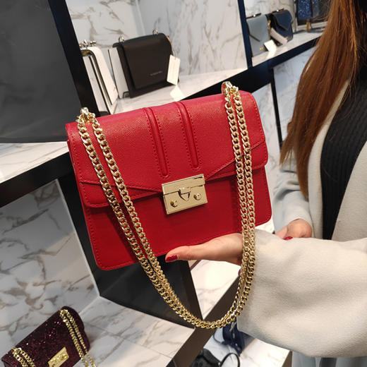 【授权产品】Charles&Keith包包女2018秋冬新款小ck-0639网红酒神小方包链条女包 商品图1