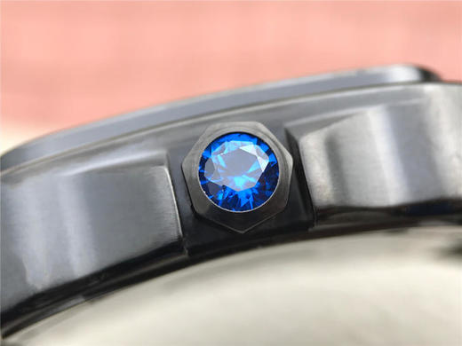 V6卡地亚山度士(桑托莫)WSSA0006 。长宽厚:51.1 x 41.3x10毫米,纯进口9015自动机械机芯 表壳材质：多重PVD精钢 表盘材质：剑形夜光精钢 商品图9