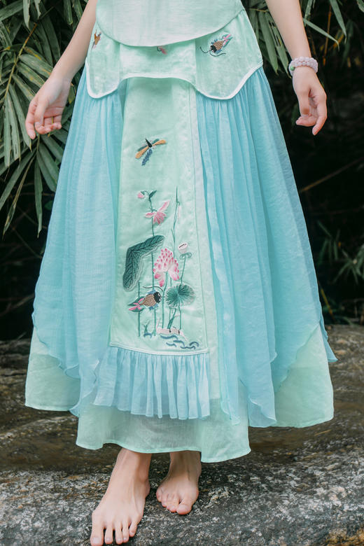 花制作水云间2019春夏新款民族风刺绣半身裙蓝色裙子很仙的裙子