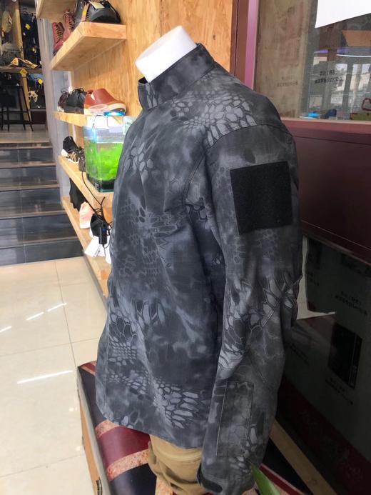 L码适合（180斤左右）一个颜色就一件！威特斯蟒纹迷彩战术衬衣，收藏款 商品图2
