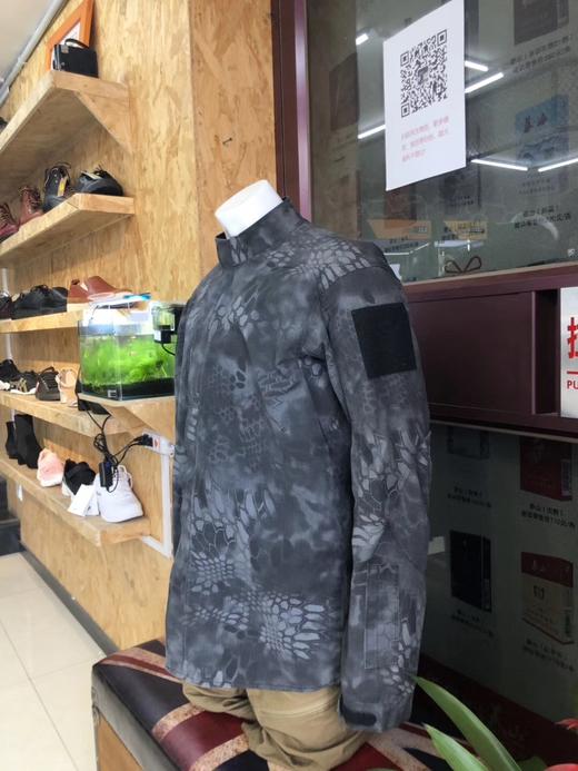 L码适合（180斤左右）一个颜色就一件！威特斯蟒纹迷彩战术衬衣，收藏款 商品图1