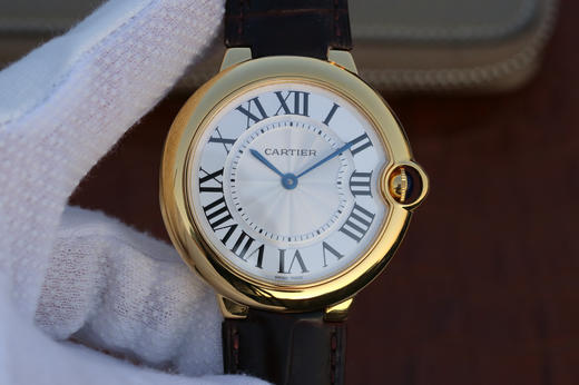 卡地亚蓝气球46mm超大号新款首发』，蓝气球系列W6920054。采用稳定性超强的进口9015自动机械机芯  蓝宝石镜面 原版剑型指针 焠火烤钢蓝指针  46mm 厚度仅有7.05m 商品图0