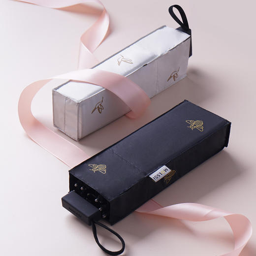 【20新品爆款现货 迷你扁形设计】  MOLSSI小方伞 超轻 口袋迷你 仅18cm 小方身型轻松入包携带 晴雨两用遮阳伞 商品图0