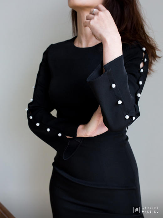 AtelierMissLu / Janel-光泽黑珍珠纽扣装饰连身裙 商品图3