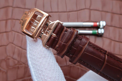 VF乱真版积家薄大师玫瑰金，目前市面 做到日历和月相所有功能和原装机芯一致 机芯采用稳定性 强的9015改装 原版Cal．925 商品图7