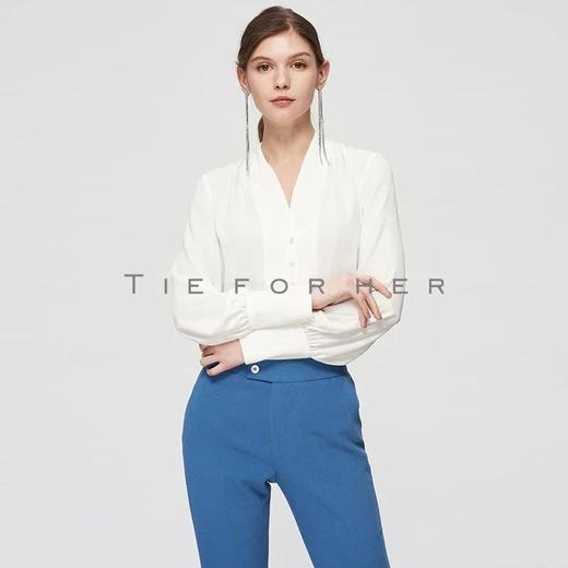 19SSDU66 莹白色V领衬衫 商品图1