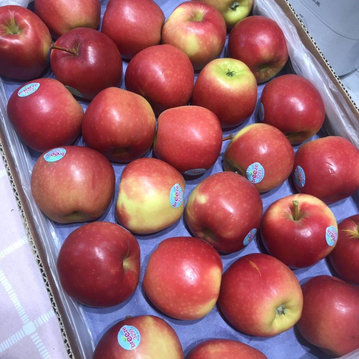 新西兰微风苹果,12颗约2kg,外表鲜红,口感爽脆,来自于偶然发现的天然