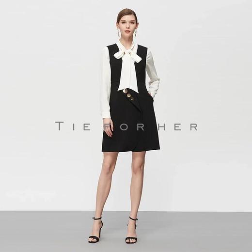 19SSDU162 炭黑色深V领马甲裙 商品图0