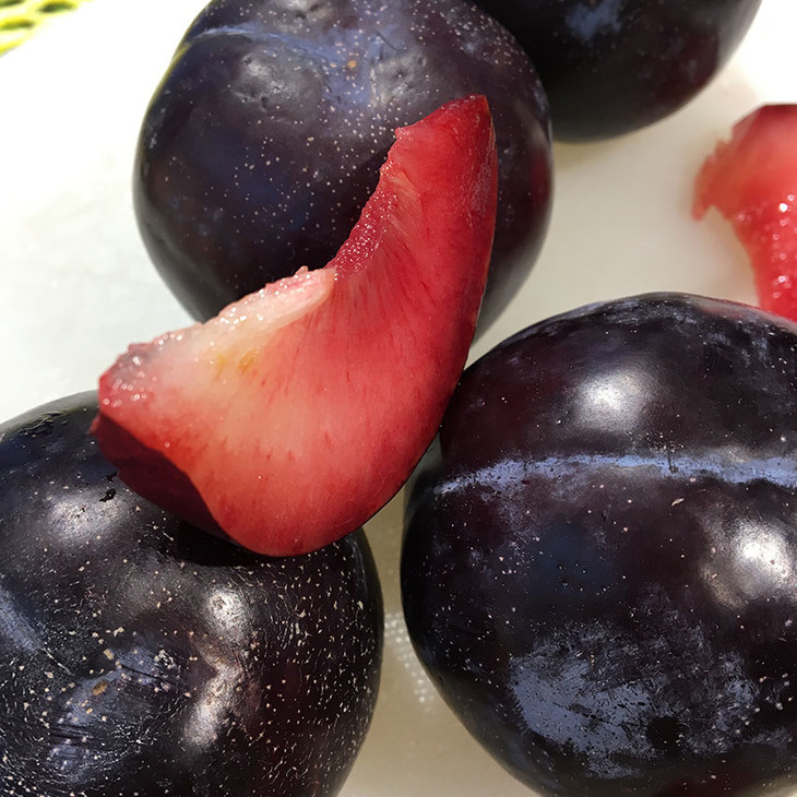 新鲜智利黑布林脆甜爽口营养价值极高2个份