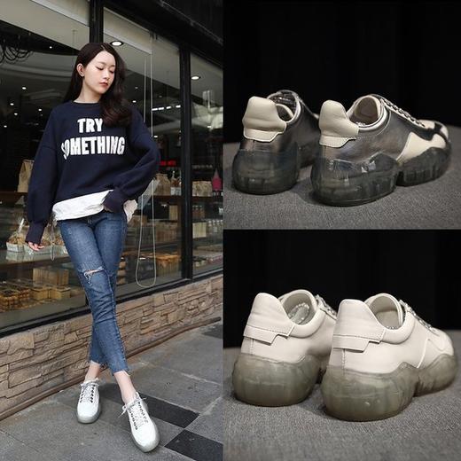 【服饰鞋包】网红新品板鞋风透明果冻底运动鞋女时尚镭射面平底休闲鞋 商品图1