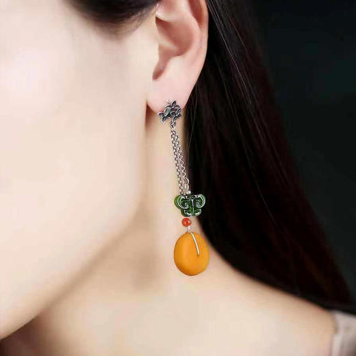 巧思碧玉蝴蝶蝶恋花蜜蜡饼子满福缘老银耳饰 商品图4