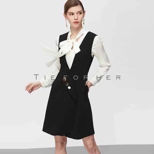 19SSDU161 黑白撞色拼接一字肩连衣裙 商品图1