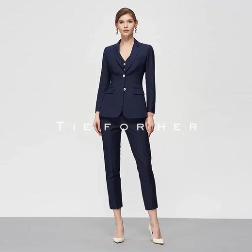 TF195 藏青色白贝壳扣西装三件套 商品图1