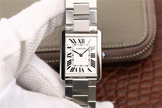k11卡地亚TANK 坦克系列石英款式女表，有小号31X24mm和大号33X27mm,dingji完美复刻，细节打磨，指针颜色，把头弧度，原厂鳄鱼皮带 商品图1