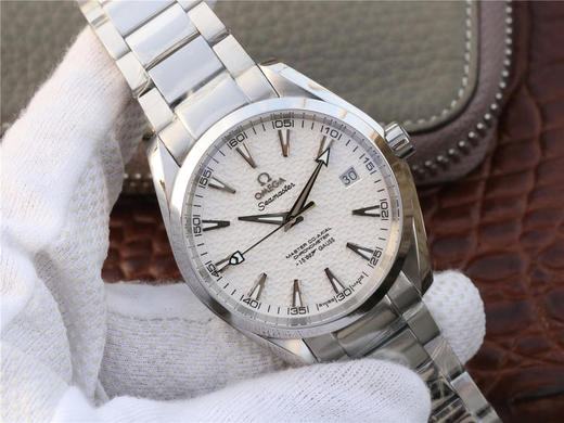 XF欧米茄海马150米系列231.10.42.21.02.006，钢带/皮带。8507自动机械,41.5毫米,男士 表径：41.5毫米 表镜材质：圆弧形双面防反光耐磨损（黑白蓝三色） 商品图1