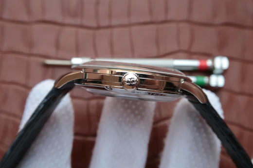 FK格拉苏蒂原创。 型号：1-39-52-06-02-04。进口9015改原装cal.39自动机械机芯，系列：20世纪复古cal.39自动机械,39毫米直径，男士手表 商品图4