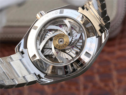 XF欧米茄海马150米系列231.10.42.21.02.006，钢带/皮带。8507自动机械,41.5毫米,男士 表径：41.5毫米 表镜材质：圆弧形双面防反光耐磨损（黑白蓝三色） 商品图14