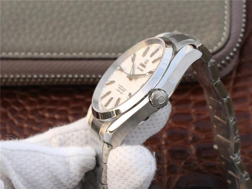 XF欧米茄海马150米系列231.10.42.21.02.006，钢带/皮带。8507自动机械,41.5毫米,男士 表径：41.5毫米 表镜材质：圆弧形双面防反光耐磨损（黑白蓝三色） 商品图5