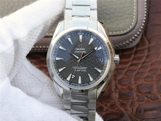 XF欧米茄海马150米系列231.10.42.21.02.006，钢带/皮带。8507自动机械,41.5毫米,男士 表径：41.5毫米 表镜材质：圆弧形双面防反光耐磨损（黑白蓝三色） 商品图9