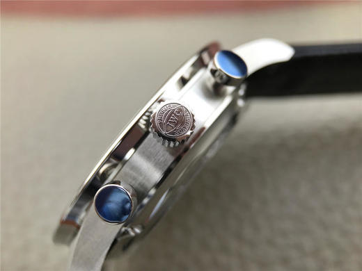 YL万国V7版本蓝面葡计上市，40.9mm。特点:1，时分秒针高度与正品一致，紧贴表盘，只有YLweiyi一家能够做到 商品图8