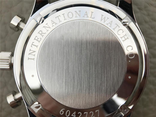 YL万国V7版本蓝面葡计上市，40.9mm。特点:1，时分秒针高度与正品一致，紧贴表盘，只有YLweiyi一家能够做到 商品图10