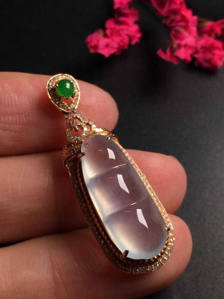 10153翡翠18k镶嵌冰种福豆吊坠