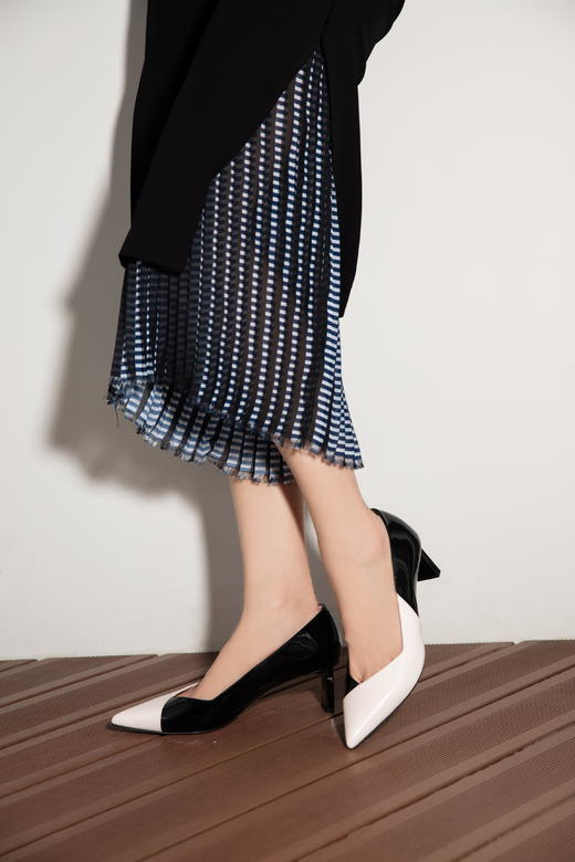 sheme  女士漆皮浅口单鞋  黑粉拼色 商品图1