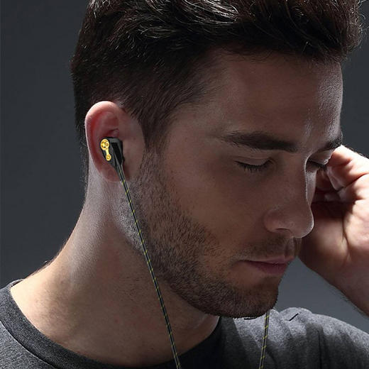 入耳式重低音耳机 商品图0