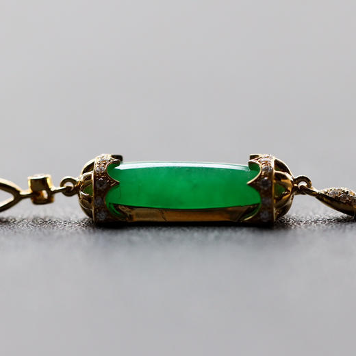 冰种阳绿复古翡翠吊坠18k黄金钻石镶嵌 商品图4