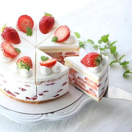 草莓甜心奶油蛋糕