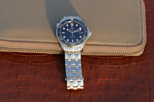 MKS欧米茄海马300米zhongji版本。黑色陶瓷圈黑面 后盖海马浮雕做工chao赞 41mm直径，搭载精准稳定2824机芯 海马系列中的dingji复刻。 商品图6