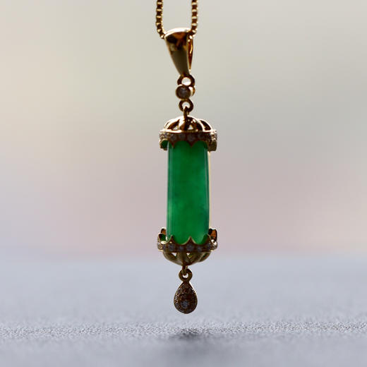 冰种阳绿复古翡翠吊坠18k黄金钻石镶嵌 商品图8