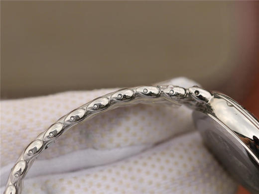 欧米茄DeVille水滴系列，浪漫妩媚，大方唯美！外壳采用316精钢精工细作，加以手工镶嵌钻石，蓝宝石水晶耐磨镜面， 商品图5