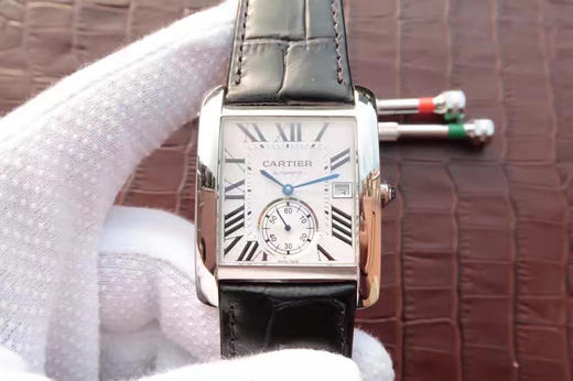 JF卡地亚W5330003英式坦克系列 版本，原版1904MC自动机械机芯，表径:34mmX44mm，使用原版烤钢蓝表针，使表针色泽均匀 商品图1