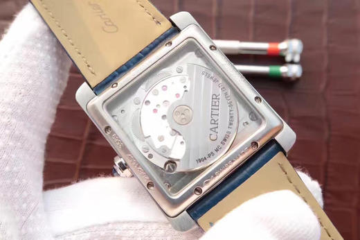 JF卡地亚WSTA0010英式坦克系列 版本，原版1904MC自动机械机芯，表径:34mmX44mm，使用原版烤钢蓝表针，男士手表，皮表带 商品图7