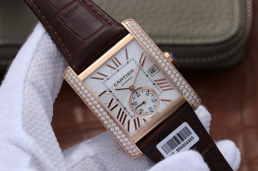 AF卡地亚刘德华同款英式坦克系列zhongji版本，原版1904MC自动机械机芯，表径:34mmX44mm，使用原版烤钢蓝表针 商品图1